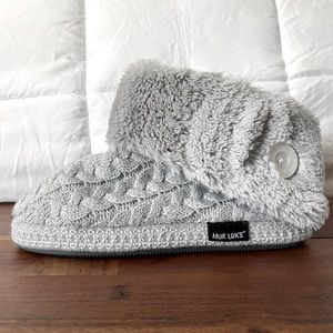 ❄️ Muk Luks Super Soft Furry Slippers NWT Sz 9-10 ❄️